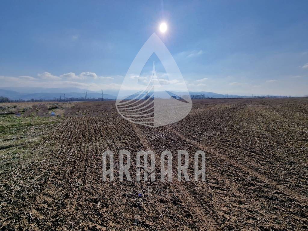 Парцел в Прослав